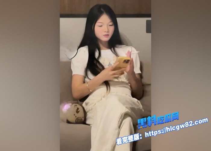 51吃瓜我要吃瓜系列初恋白月光系列第21期88斤18岁较小性少女为了3000果断下海中途想拔套结果把套子干破内射了 图1 51吃瓜我要吃瓜系列初恋白月光系列第21期88斤18岁较小性少女为了3000果断下海中途想拔套结果把套子干破内射了 图1