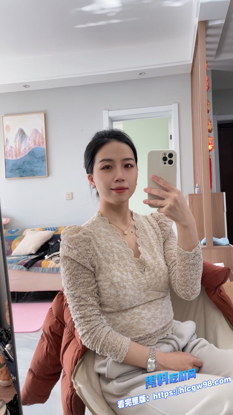 广东骚货少妇约炮情人视频曝光口交技术娴熟帮炮友深喉舔屌被调教成极品母狗1