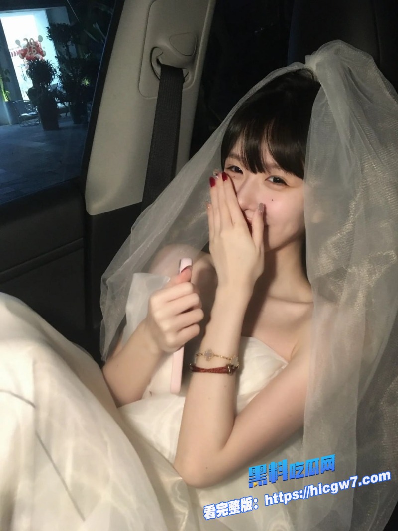 抖音400万粉丝女网红深海蜜柚被赵韩倩直播锤爆去年和4个男人上床爱玩SM做爱必戴手铐5 抖音400万粉丝女网红深海蜜柚被赵韩倩直播锤爆去年和4个男人上床爱玩SM做爱必戴手铐5
