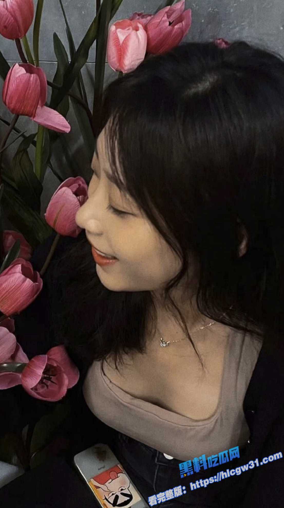唐山人妻母狗 吴蕾云 背着老公和别人偷情 深喉口爆技术一流 无套后入暴力输出!5 唐山人妻母狗 吴蕾云 背着老公和别人偷情 深喉口爆技术一流 无套后入暴力输出!5