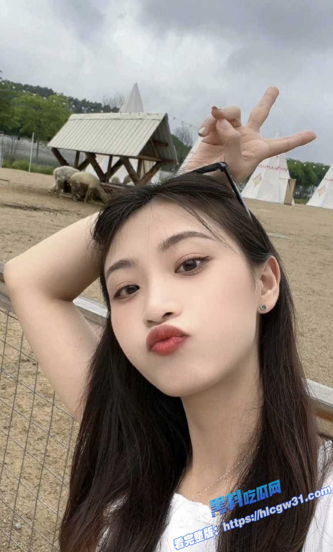 唐山人妻母狗 吴蕾云 背着老公和别人偷情 深喉口爆技术一流 无套后入暴力输出!6 唐山人妻母狗 吴蕾云 背着老公和别人偷情 深喉口爆技术一流 无套后入暴力输出!6