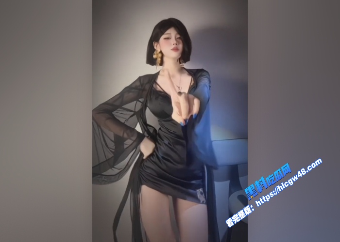 抖音167万粉丝网红小哭包不哭私人定制福利流出纹身热舞美脚秀黑丝性感美臀完美展示 图11WH700x500px 抖音167万粉丝网红小哭包不哭私人定制福利流出纹身热舞美脚秀黑丝性感美臀完美展示 图11WH700x500px