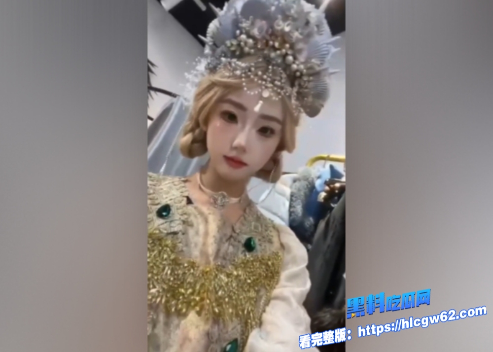 高颜值漫展少女私下与富二代约炮在户外摩天轮上口交做爱视频泄漏兔子黑色情趣内衣骚的一批 6