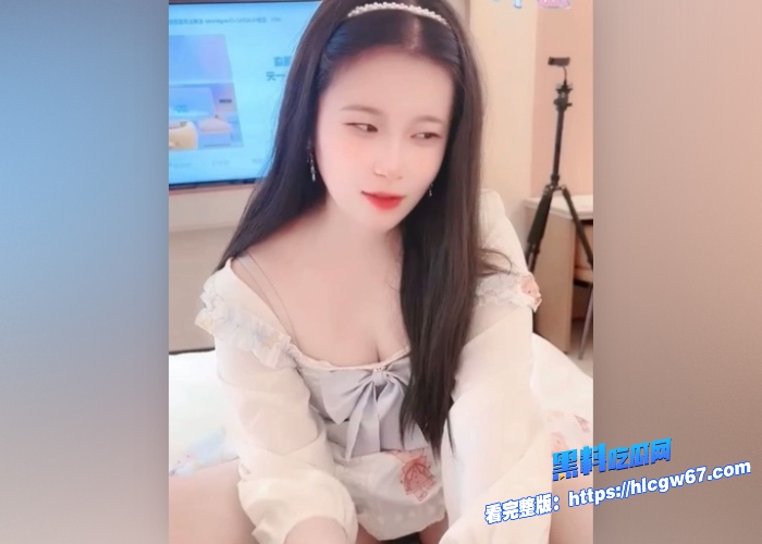 河北人妻熟女范江莉约炮视频曝光给炮友快速撸屌后被巨蟒无情的插入白丝足交诱惑炮友激情不断 图2 河北人妻熟女范江莉约炮视频曝光给炮友快速撸屌后被巨蟒无情的插入白丝足交诱惑炮友激情不断 图2