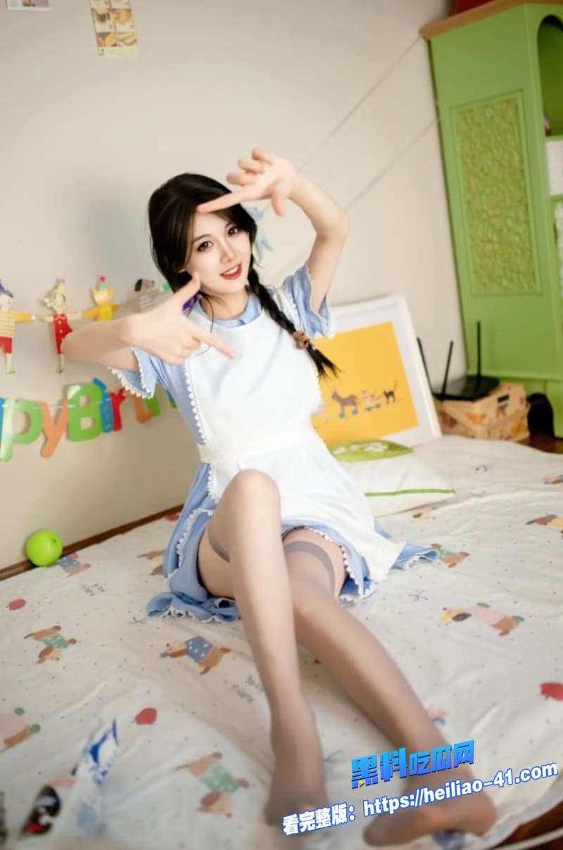 绝美尤物护士姐姐性爱视频流出身穿制服跪地深喉口交被无套后入爆操到骚穴外翻1 绝美尤物护士姐姐性爱视频流出身穿制服跪地深喉口交被无套后入爆操到骚穴外翻1