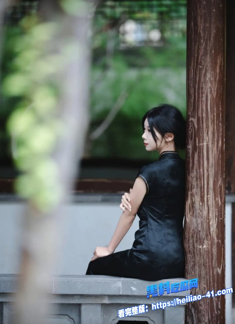绝美尤物护士姐姐性爱视频流出身穿制服跪地深喉口交被无套后入爆操到骚穴外翻4 绝美尤物护士姐姐性爱视频流出身穿制服跪地深喉口交被无套后入爆操到骚穴外翻4
