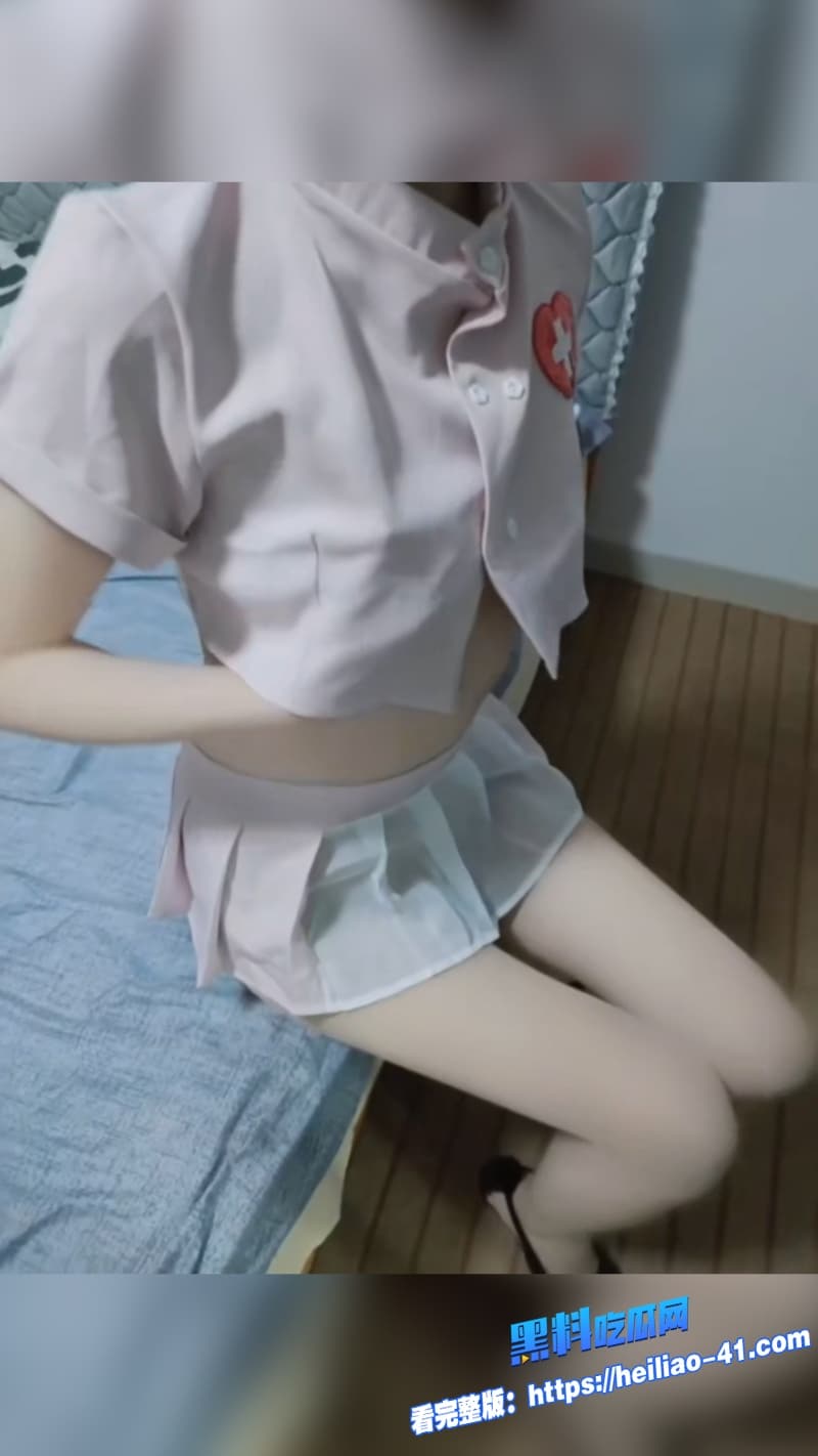 绝美尤物护士姐姐性爱视频流出身穿制服跪地深喉口交被无套后入爆操到骚穴外翻9 绝美尤物护士姐姐性爱视频流出身穿制服跪地深喉口交被无套后入爆操到骚穴外翻9