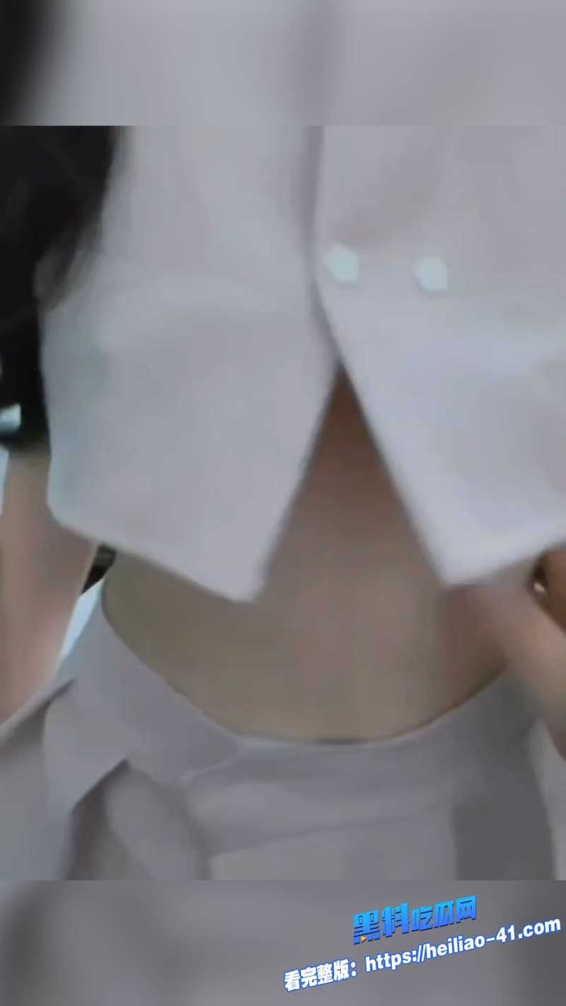 绝美尤物护士姐姐性爱视频流出身穿制服跪地深喉口交被无套后入爆操到骚穴外翻16 绝美尤物护士姐姐性爱视频流出身穿制服跪地深喉口交被无套后入爆操到骚穴外翻16