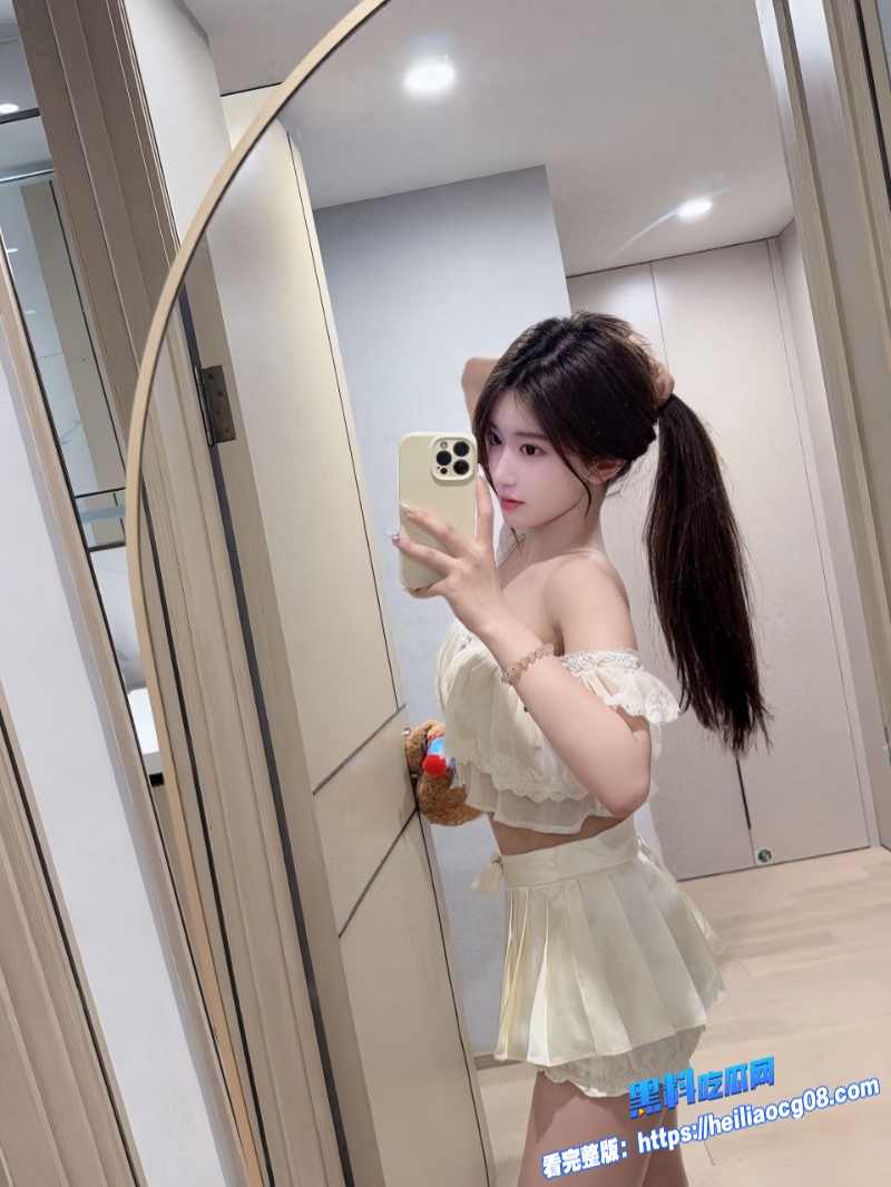 反差婊大学生露脸口交4