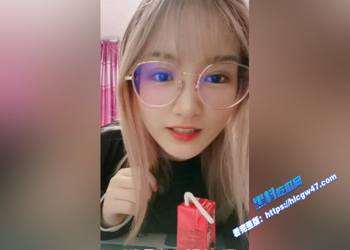 云盘泄密!清纯高颜眼镜学姐 极度反差的私生活曝光 深喉口爆嗦牛子 女上位骑乘大屌 反差感拉满1 云盘泄密!清纯高颜眼镜学姐 极度反差的私生活曝光 深喉口爆嗦牛子 女上位骑乘大屌 反差感拉满1