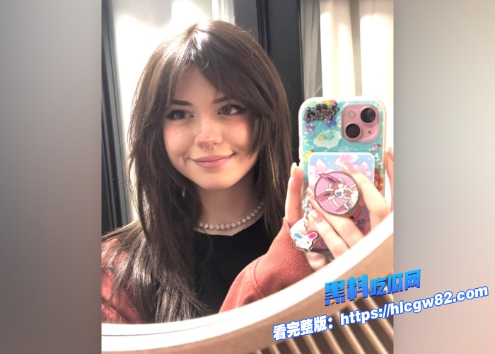 TK千万粉丝HannahOwO国外顶级萝莉大洋马下海非常符合国人审美的极品颜值大量自拍性爱视频被曝光 图7