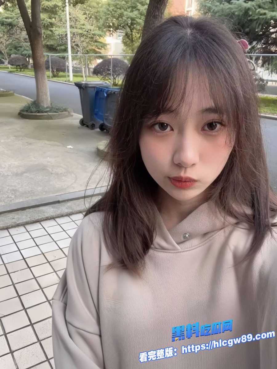 东北可爱大眼贫乳女大学生1
