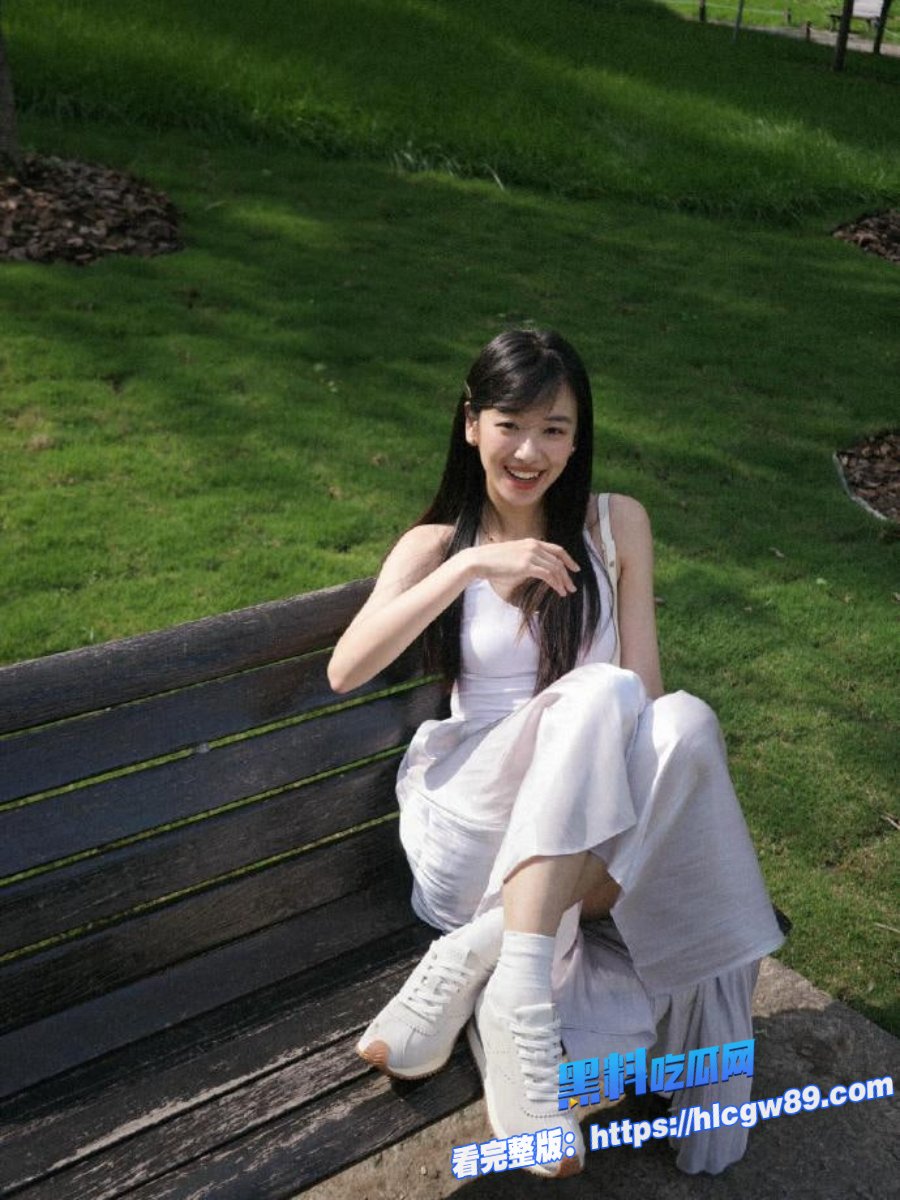 东北可爱大眼贫乳女大学生5