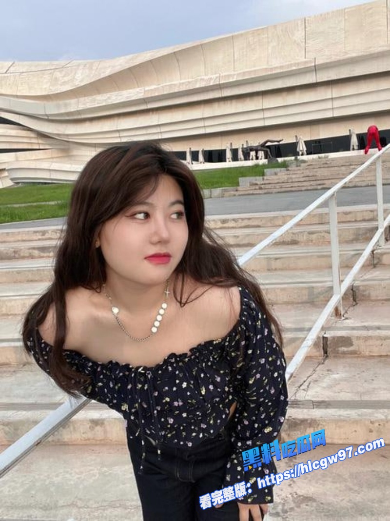 亲姨家的巨乳表妹性欲旺盛一进门就开始给表哥吃鸡巴2 亲姨家的巨乳表妹性欲旺盛一进门就开始给表哥吃鸡巴2
