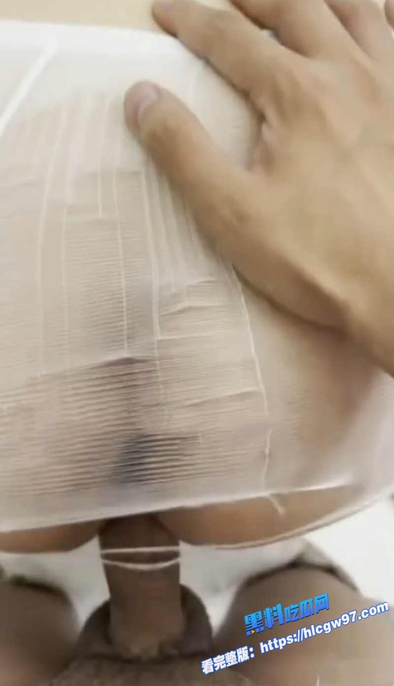 亲姨家的巨乳表妹性欲旺盛一进门就开始给表哥吃鸡巴8 亲姨家的巨乳表妹性欲旺盛一进门就开始给表哥吃鸡巴8