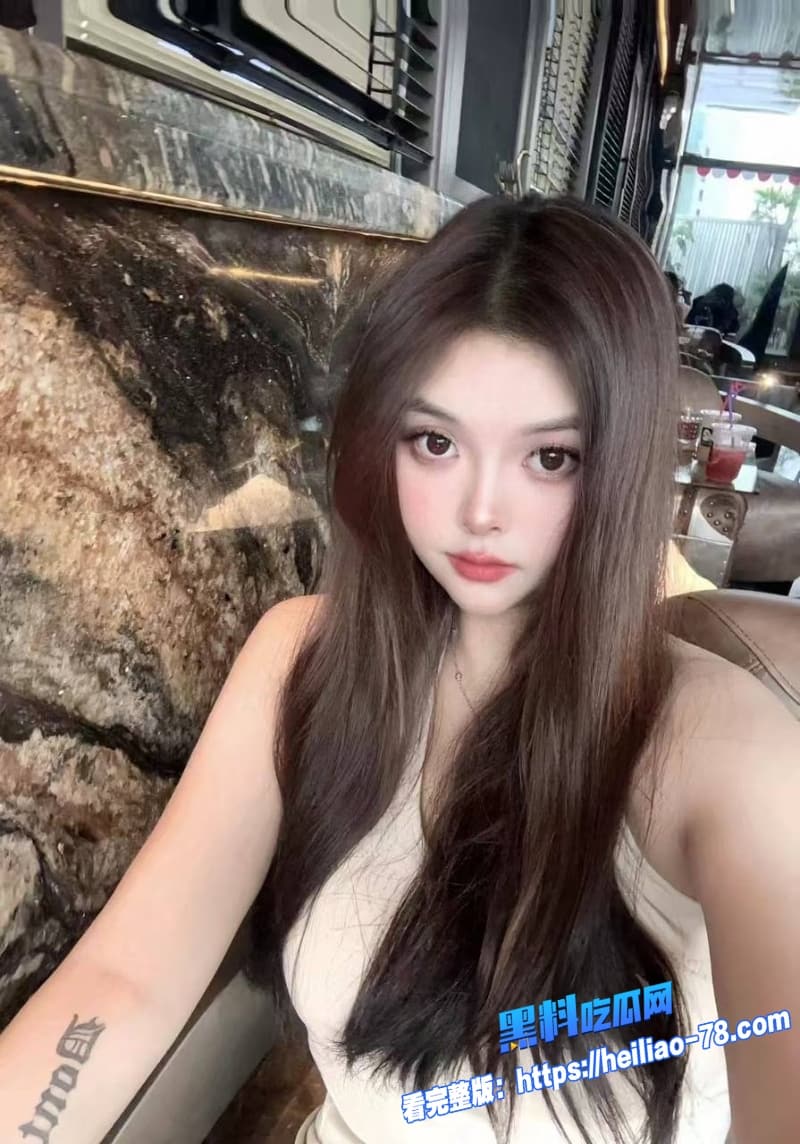 高颜值黑丝女神性爱视频流出全程露脸一边口交巨屌一边被后入狂干反差感直接拉满1 高颜值黑丝女神性爱视频流出全程露脸一边口交巨屌一边被后入狂干反差感直接拉满1