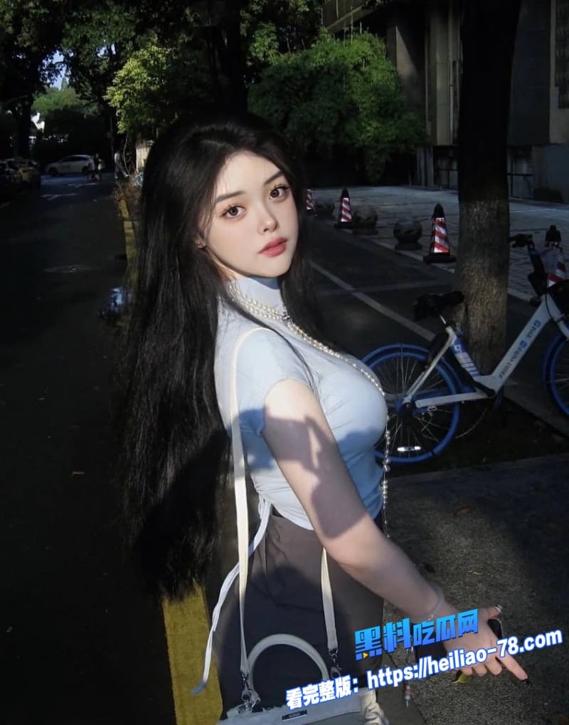 高颜值黑丝女神性爱视频流出全程露脸一边口交巨屌一边被后入狂干反差感直接拉满5 高颜值黑丝女神性爱视频流出全程露脸一边口交巨屌一边被后入狂干反差感直接拉满5
