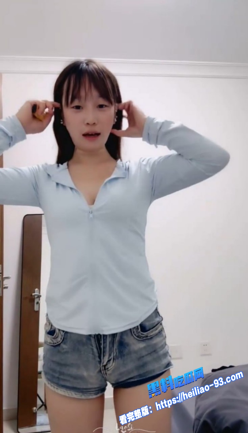 抖音网黄土豆泥07年童颜巨乳嫩妹下海直播刷私人飞机享受一对一裸聊自慰2 抖音网黄土豆泥07年童颜巨乳嫩妹下海直播刷私人飞机享受一对一裸聊自慰2