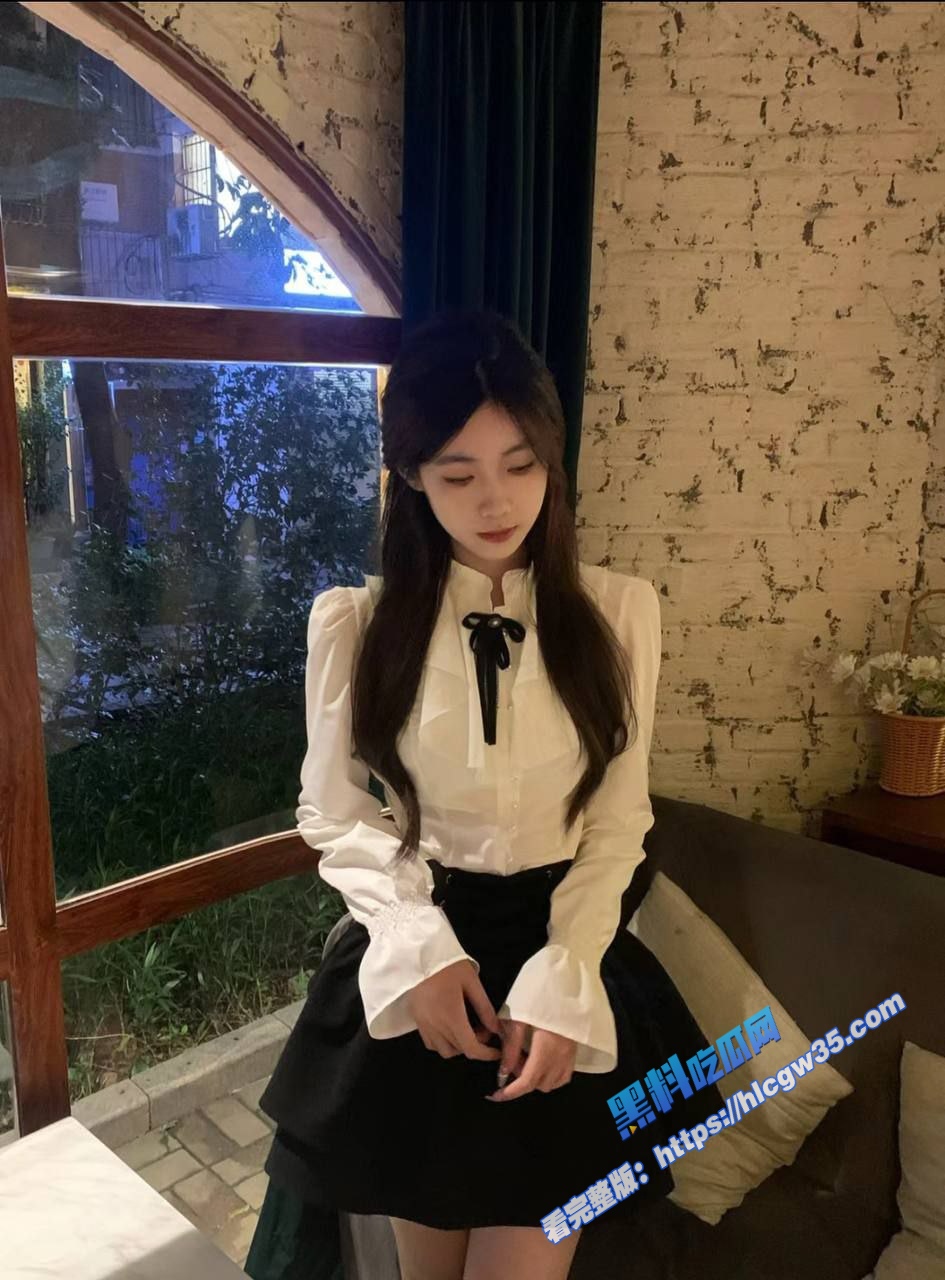 广州幼儿师范大专妹 陈敏仪 拜金女出轨脚踏三只船 被男友发现将聊天记录裸照视频曝光! 9 广州幼儿师范大专妹 陈敏仪 拜金女出轨脚踏三只船 被男友发现将聊天记录裸照视频曝光! 9