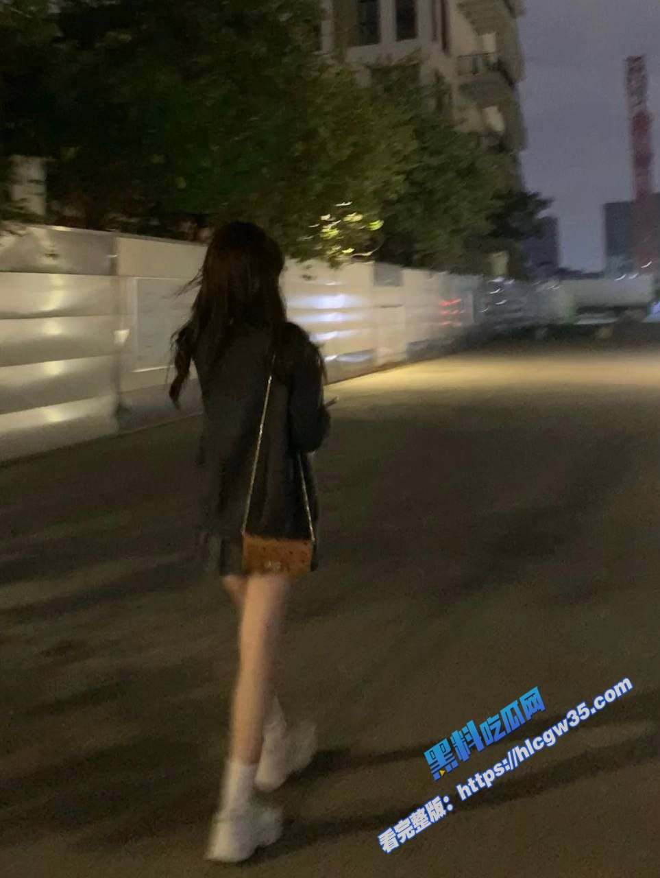 广州幼儿师范大专妹 陈敏仪 拜金女出轨脚踏三只船 被男友发现将聊天记录裸照视频曝光! 11 广州幼儿师范大专妹 陈敏仪 拜金女出轨脚踏三只船 被男友发现将聊天记录裸照视频曝光! 11