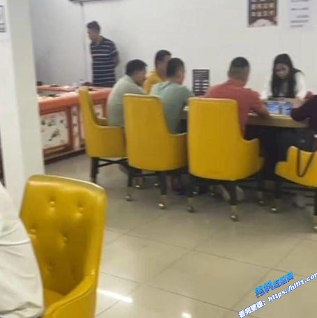大型地下赌场曝光：中国人操盘当地人“看场”，现场视频曝光03