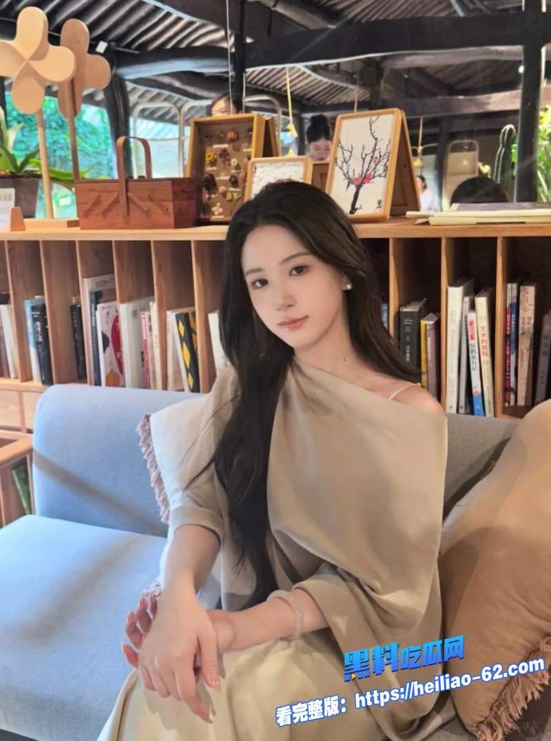 兄弟调教好母狗后直接送推特大神玩全程摄影记录纯纯绿帽现场啊2