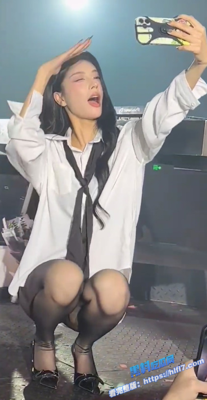 抖音百万网红DJ 越小越 路人现场第一视角 带你领略现场热辣氛围！4