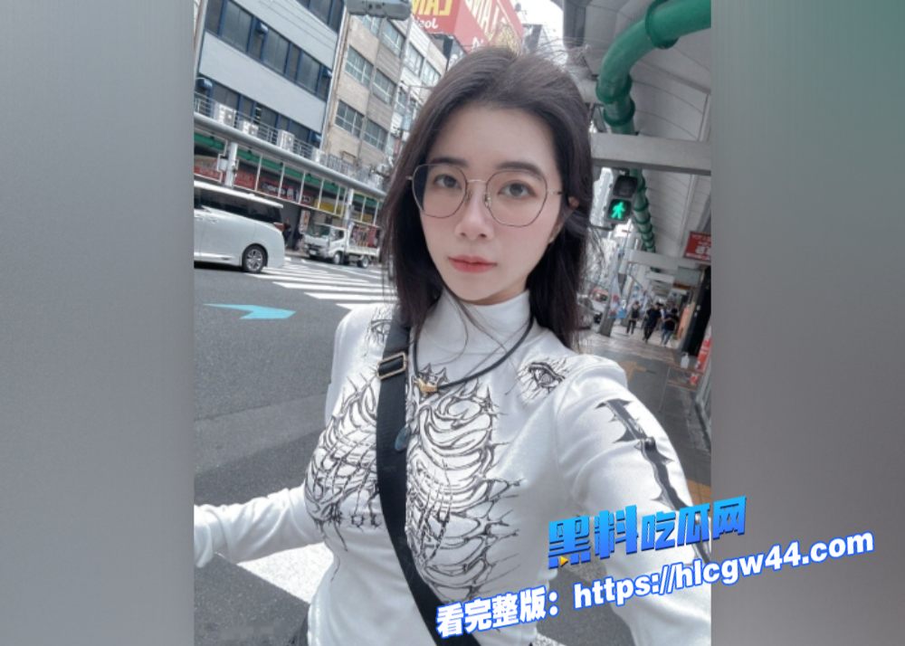 极品香港福利姬一对一巨乳特别好看生活照清纯没想到一对一能骚到自慰 6
