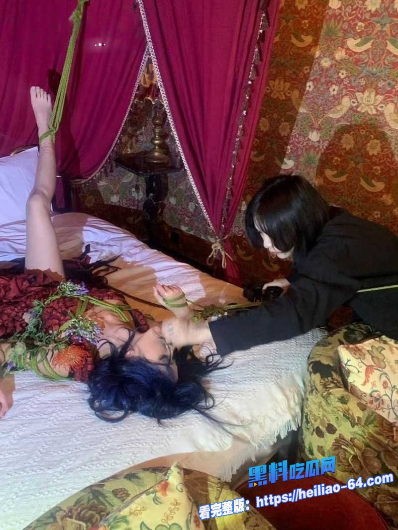 纯欲天花板女神井川里予外网放飞抽烟SM群P网友直呼初恋女神彻底崩盘39 纯欲天花板女神井川里予外网放飞抽烟SM群P网友直呼初恋女神彻底崩盘39