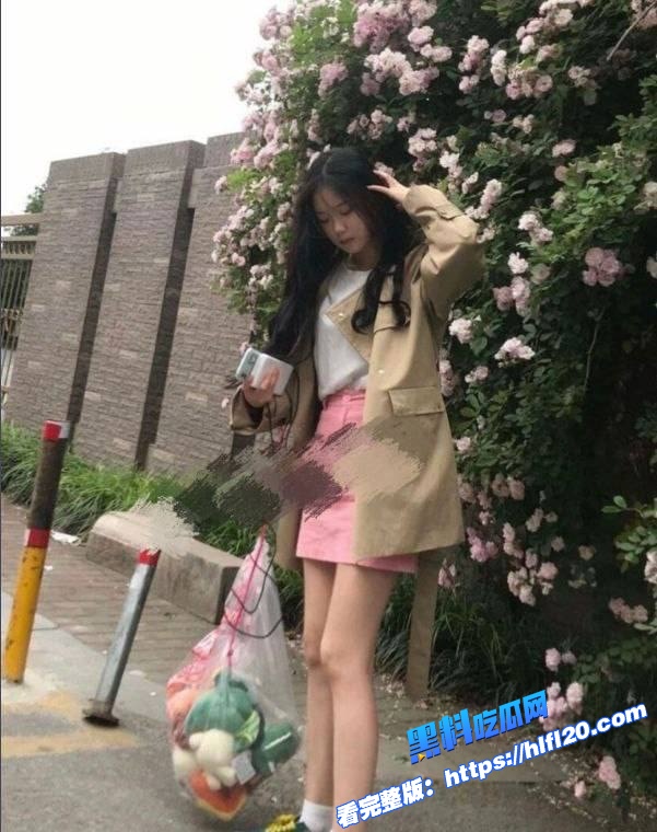 抖音网红美女 欣梦然 和金主大哥的裸聊自慰视频曝光 清纯女孩如此反差！图