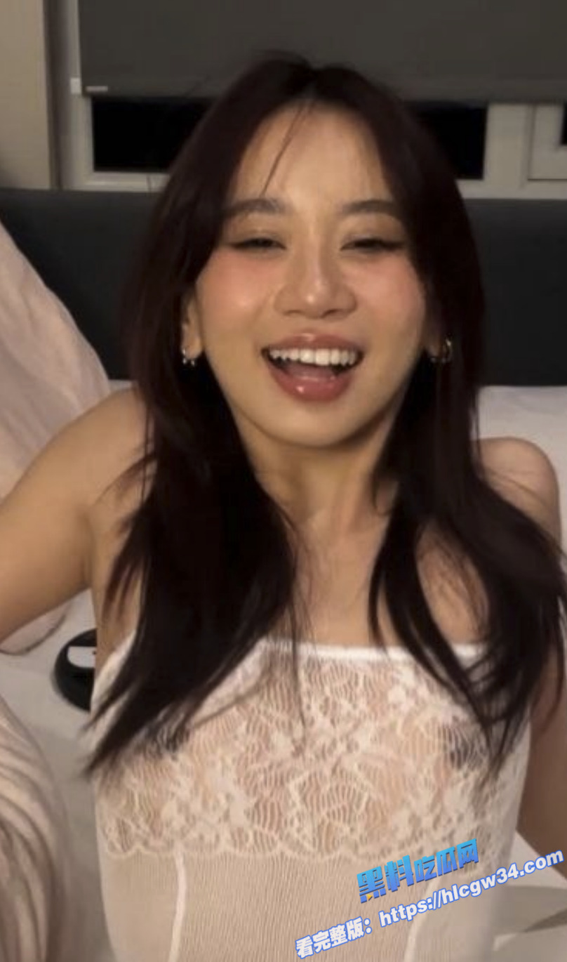 高颜值美女 Kiriamari 被富二代包养白丝情趣内衣诱惑十足 深喉口交吞精样样精通1