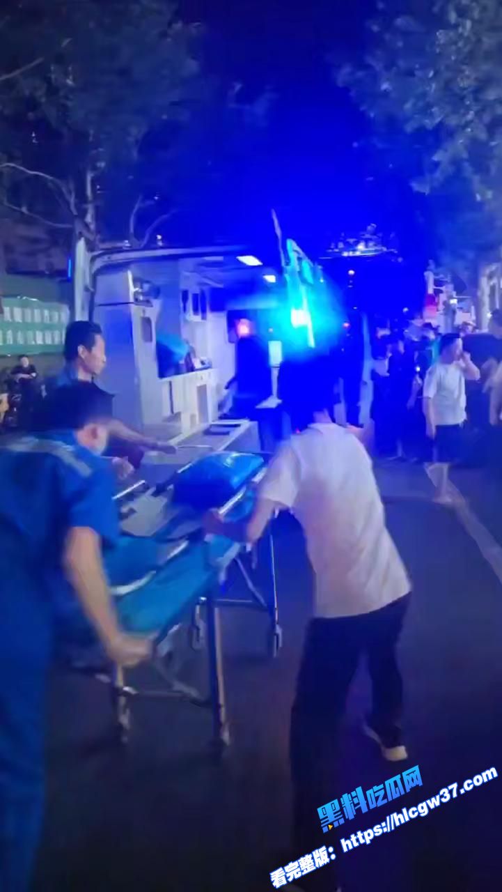 武汉硚口区崇仁路附近发生一起严重枪击事件 二死一伤 现场血腥状态惨不忍睹！图4