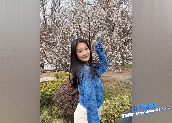 推特高颜值反差女网红依依私密生活照露点福利曝光日常喜欢穿各种丝袜擦边居多 图2