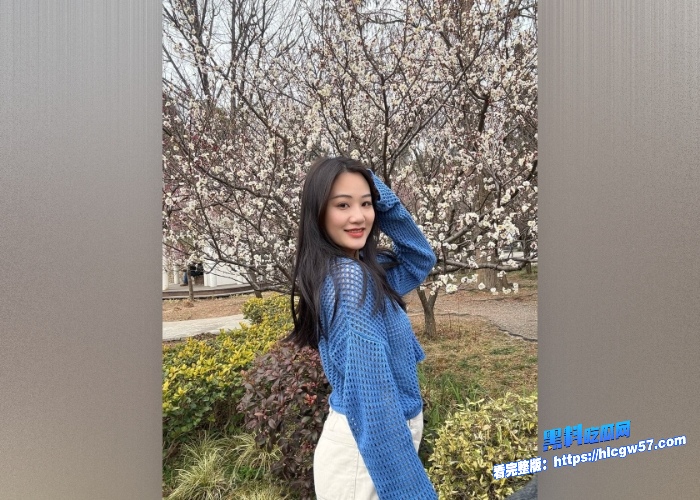 推特高颜值反差女网红依依私密生活照露点福利曝光日常喜欢穿各种丝袜擦边居多 图3