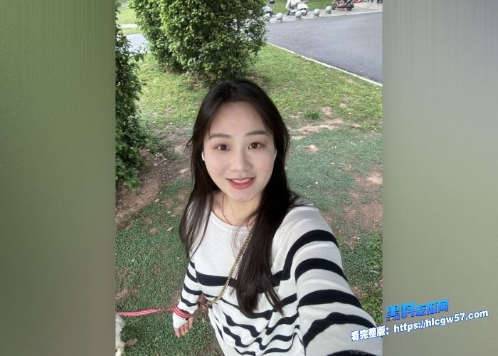 推特高颜值反差女网红依依私密生活照露点福利曝光日常喜欢穿各种丝袜擦边居多 图29