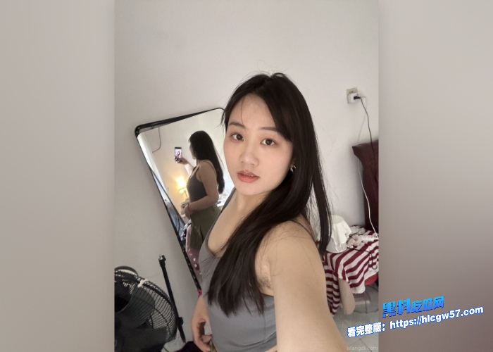 推特高颜值反差女网红依依私密生活照露点福利曝光日常喜欢穿各种丝袜擦边居多 图55