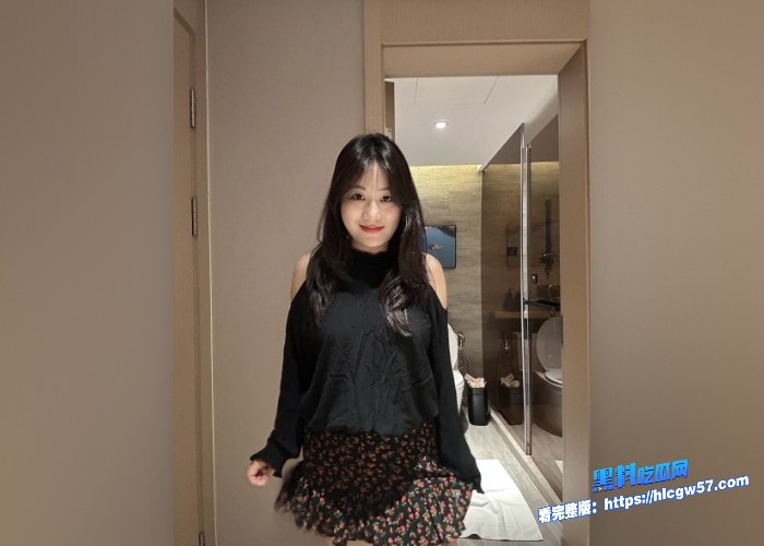 推特高颜值反差女网红依依私密生活照露点福利曝光日常喜欢穿各种丝袜擦边居多 图63