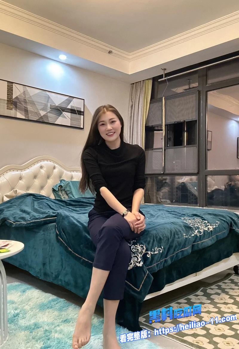 浓毛黑逼亲生姐姐被亲弟破处背着爸妈偷情高潮喷水4 浓毛黑逼亲生姐姐被亲弟破处背着爸妈偷情高潮喷水4