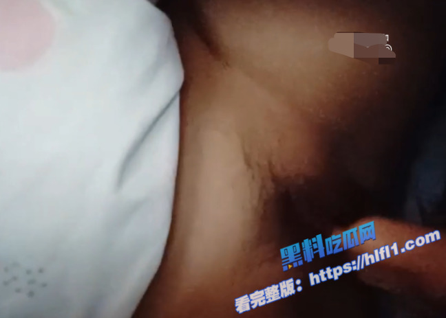 云南邵通女高中生 何洁琳 性早熟小母狗被远程调教 假屌插逼淫骚至极!8 云南邵通女高中生 何洁琳 性早熟小母狗被远程调教 假屌插逼淫骚至极!8