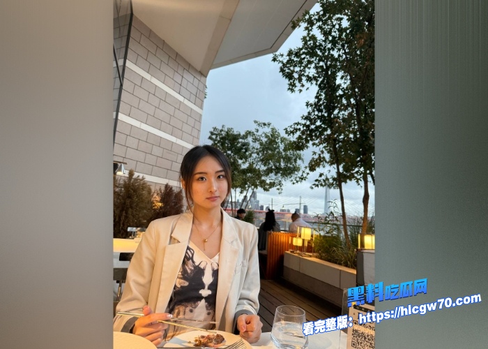 上海三十岁职场熟女白领惨遭领导肆意调教各种体位换着操戴上眼罩的那一刻彻底放飞自我母狗资质尽显最后被抽插的浑身抽搐 图1 上海三十岁职场熟女白领惨遭领导肆意调教各种体位换着操戴上眼罩的那一刻彻底放飞自我母狗资质尽显最后被抽插的浑身抽搐 图1