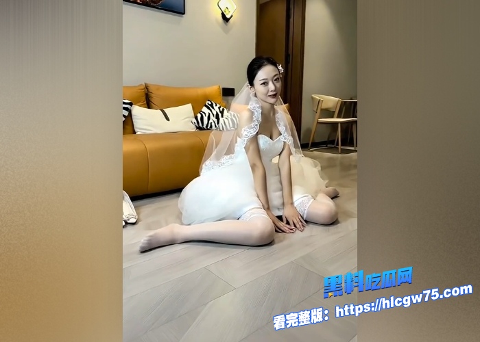 抖音爆火的媚娘白玉花魔鬼身材白丝性感大长腿大尺度私拍会员付费漏点视频曝光 图3