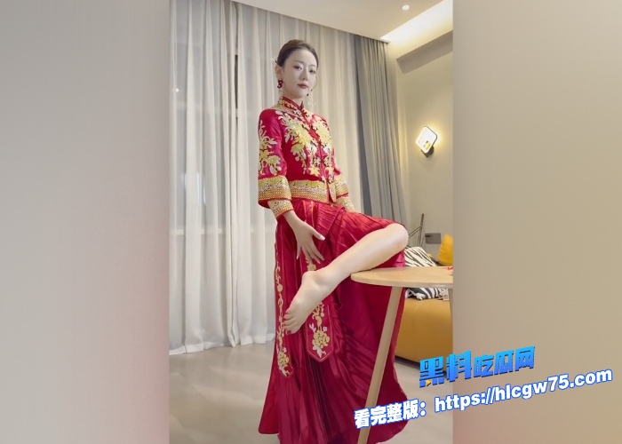 抖音爆火的媚娘白玉花魔鬼身材白丝性感大长腿大尺度私拍会员付费漏点视频曝光 图5