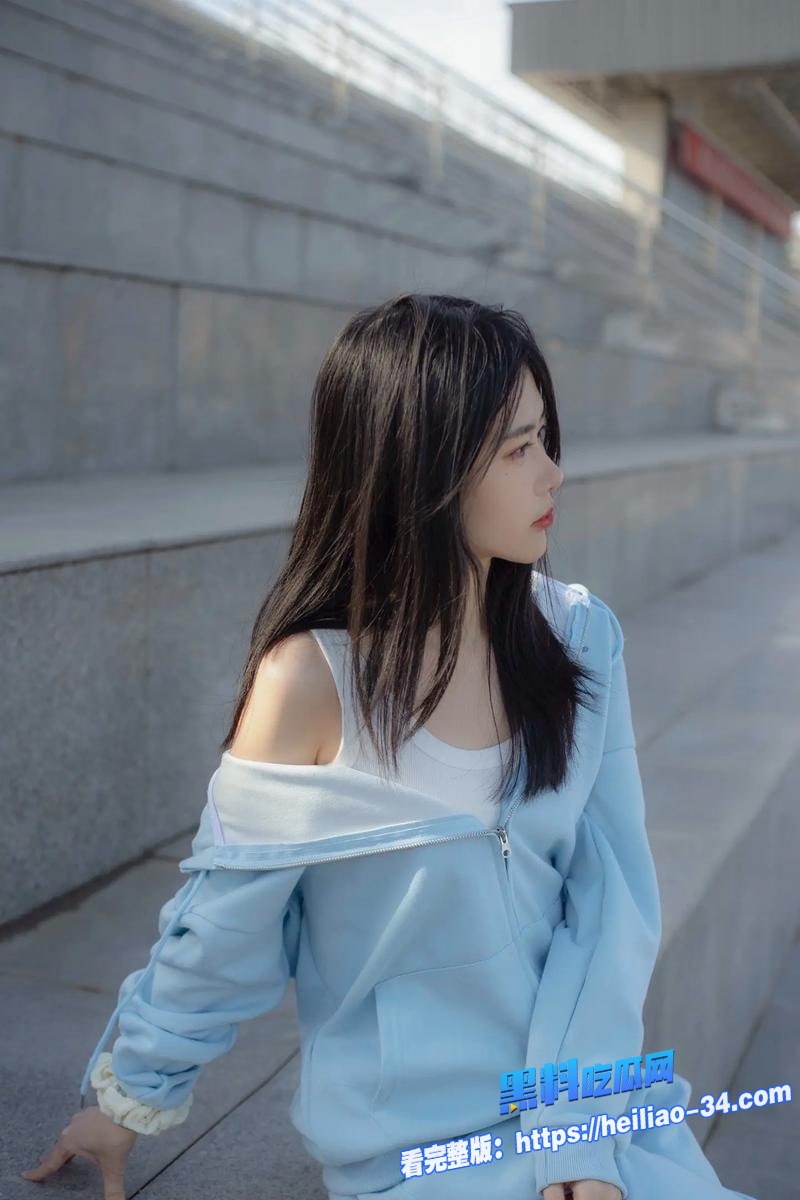 禽兽老爸父女视频女儿只想玩手机老爸却趁机占有猛干到底1