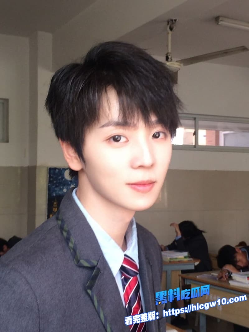 苏泽林出轨塌房恋爱期同居剧组女演员深夜开房聊骚想操你表白实锤女友被绿到崩溃这国民男神人设碎成渣1