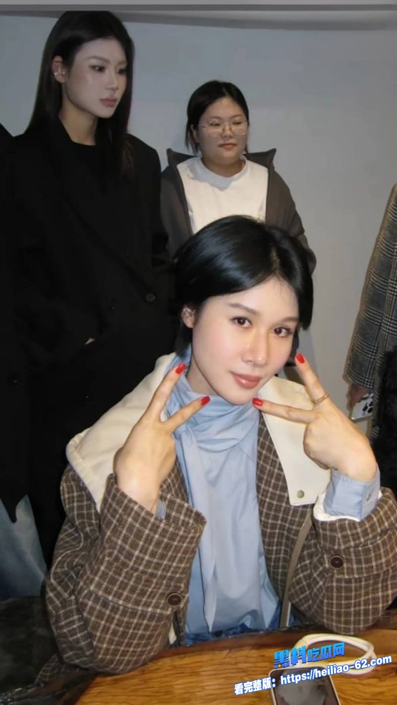 杭州四季青老板娘二姐当场怒撕孕肚小三楠楠8年老员工要20万打胎费店内当场互扇耳光6