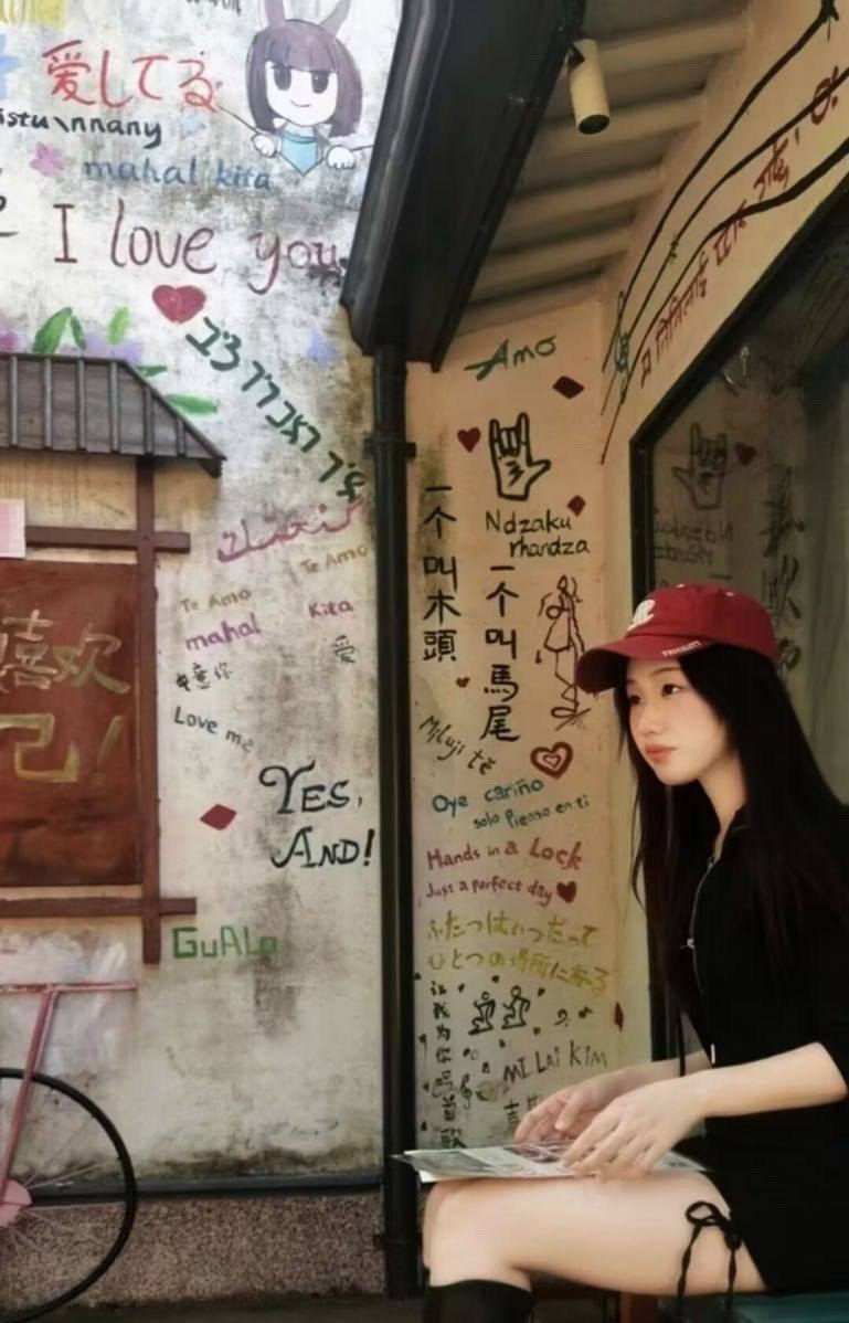 超可爱极品女大学生！圆润福气脸蛋背地却是个反差母狗！