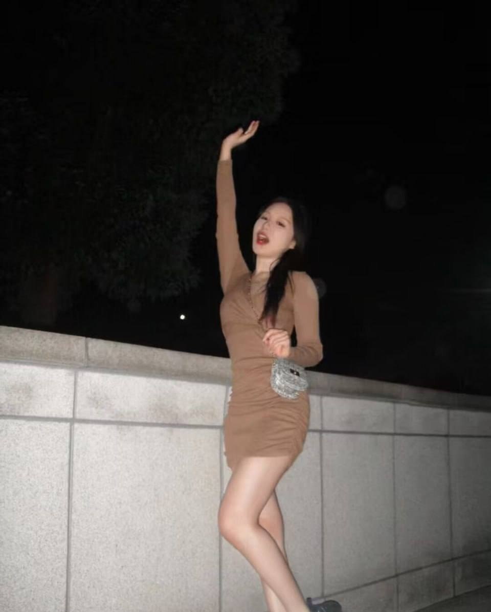 超可爱极品女大学生！圆润福气脸蛋背地却是个反差母狗！