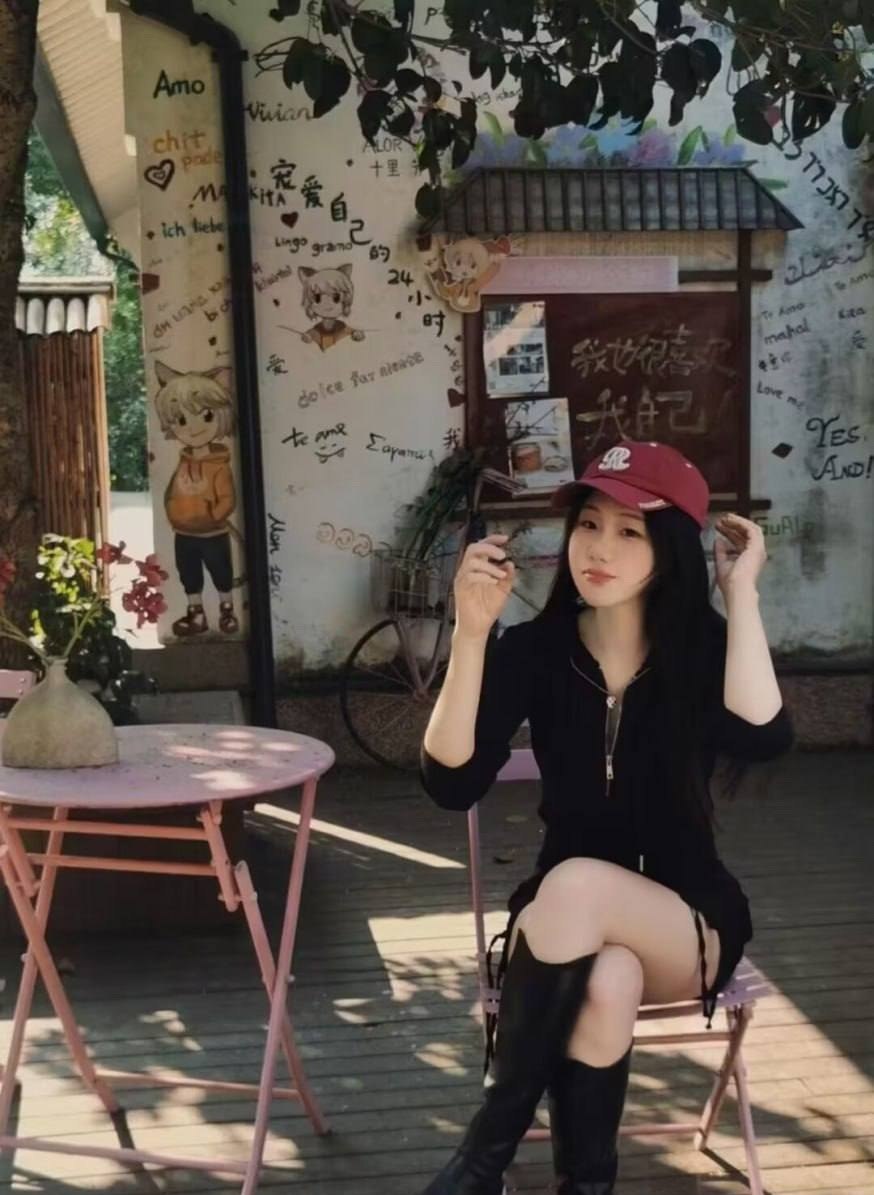 超可爱极品女大学生！圆润福气脸蛋背地却是个反差母狗！