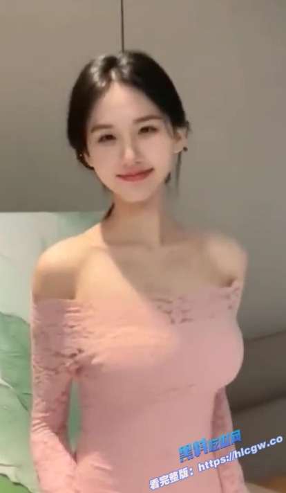 抖音网红 裴南玮  女神身穿黑丝与榜一大哥玩多P 彻底沦为大哥的母狗！图2