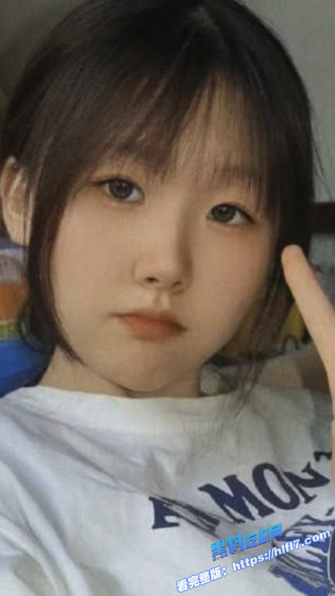 真实偷拍！大学生妹子 在男友家洗澡被偷拍洗澡全过程 妹子身材是真的嫩！1